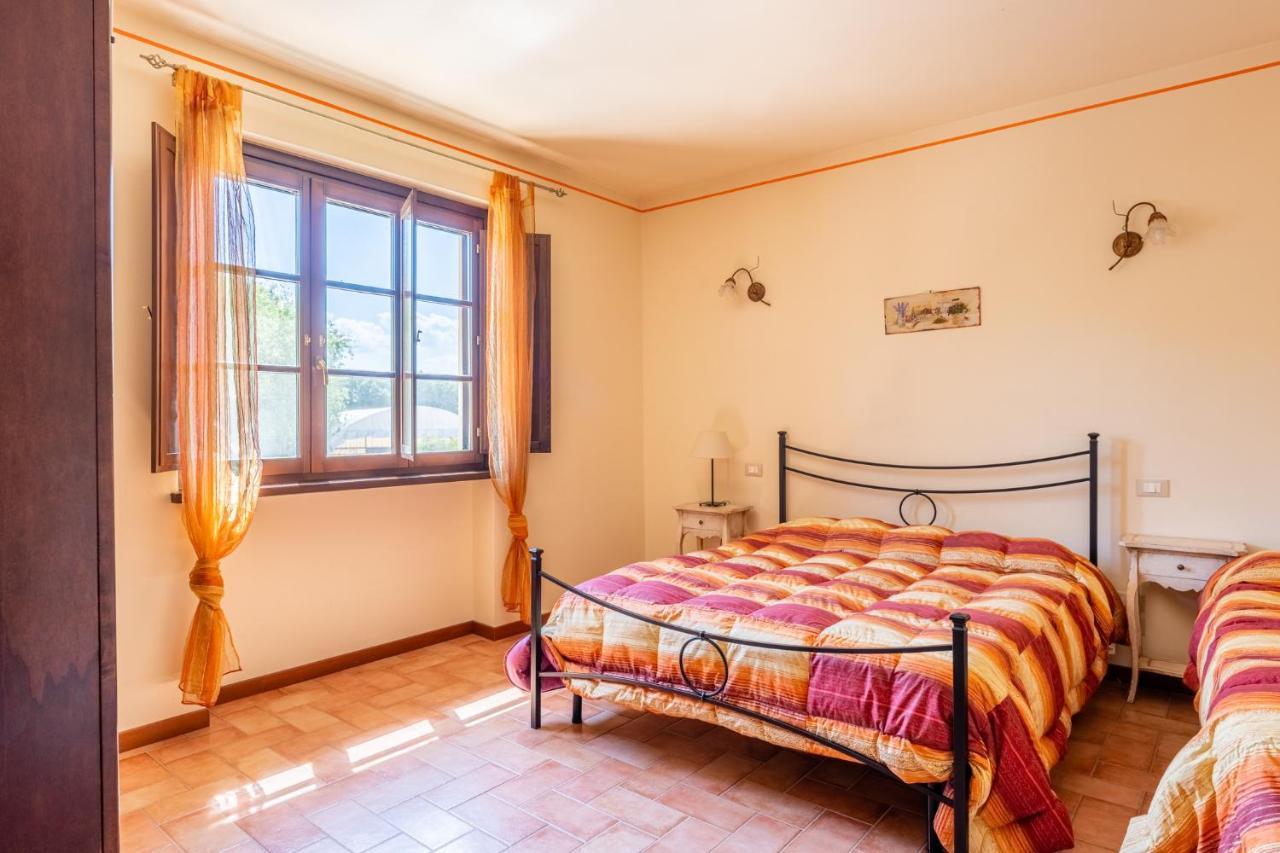 Villa Casolare Dei Fiori - Mughetto Montecarlo Esterno foto