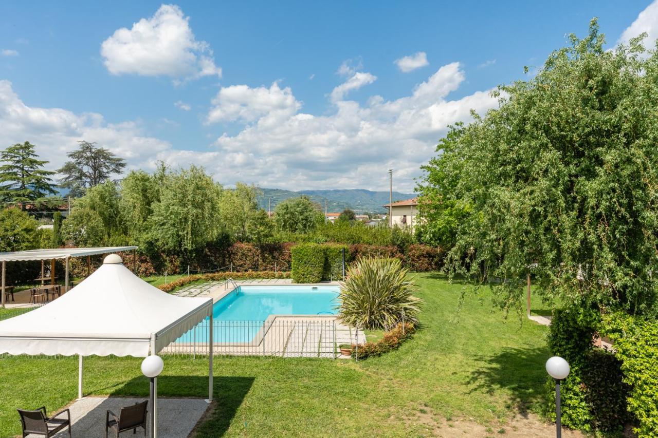 Villa Casolare Dei Fiori - Mughetto Montecarlo Esterno foto