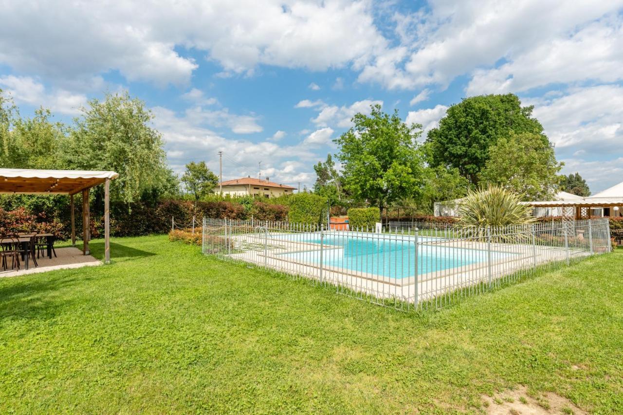 Villa Casolare Dei Fiori - Mughetto Montecarlo Esterno foto