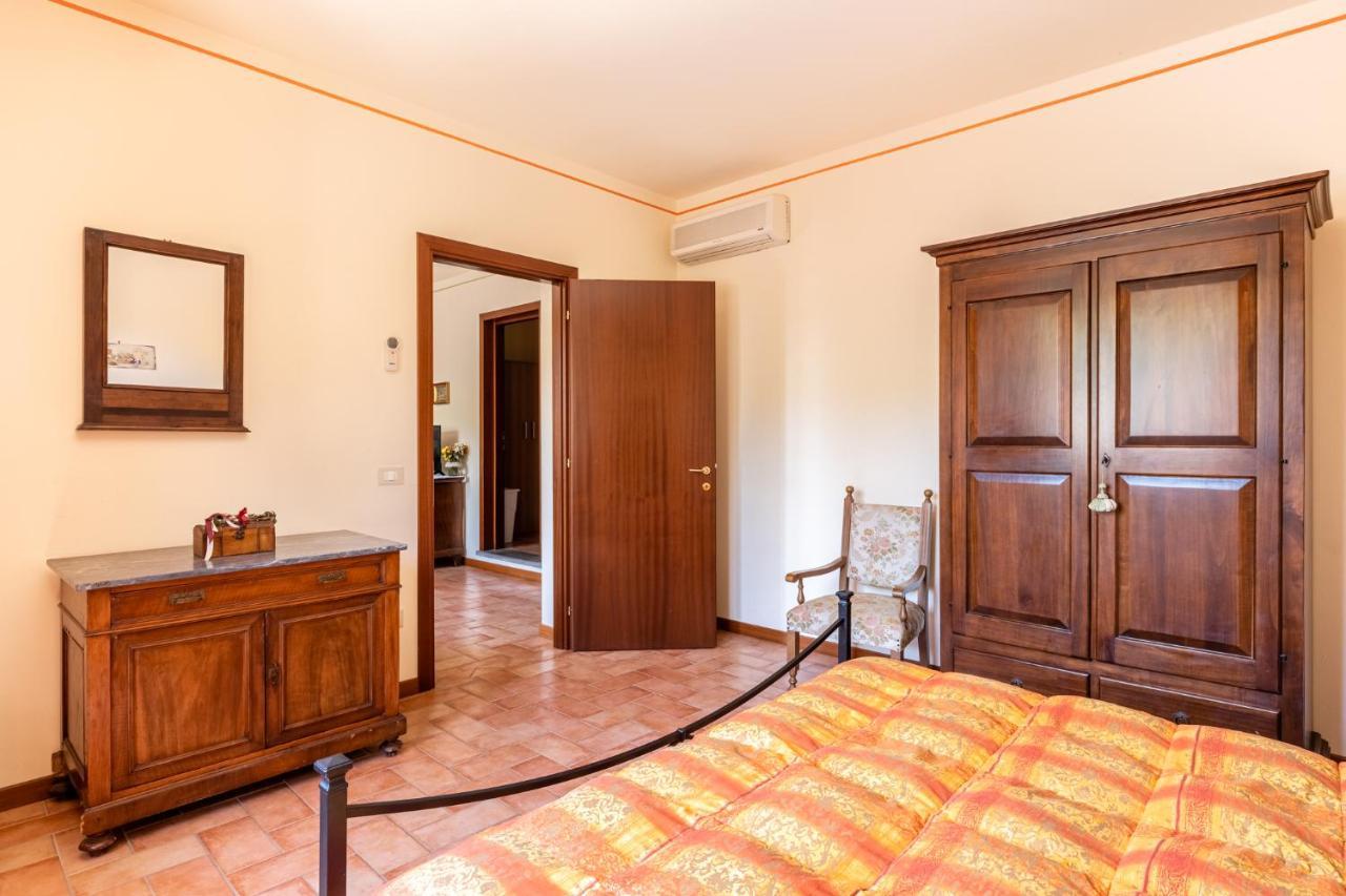 Villa Casolare Dei Fiori - Mughetto Montecarlo Esterno foto